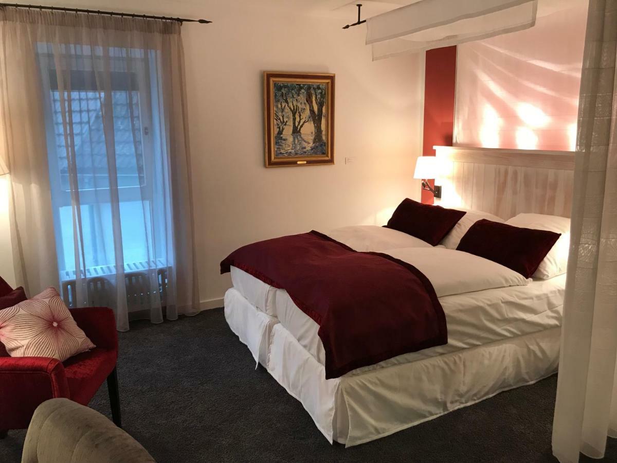 Готель Altes Amtshaus, 3 Mulfingen Екстер'єр фото