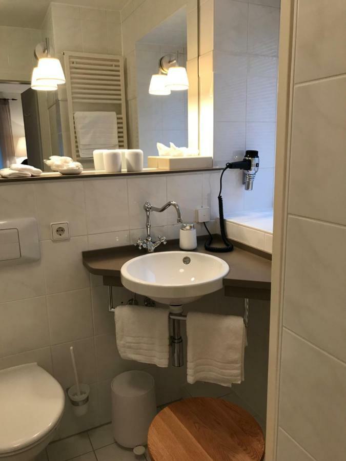 Готель Altes Amtshaus, 3 Mulfingen Екстер'єр фото